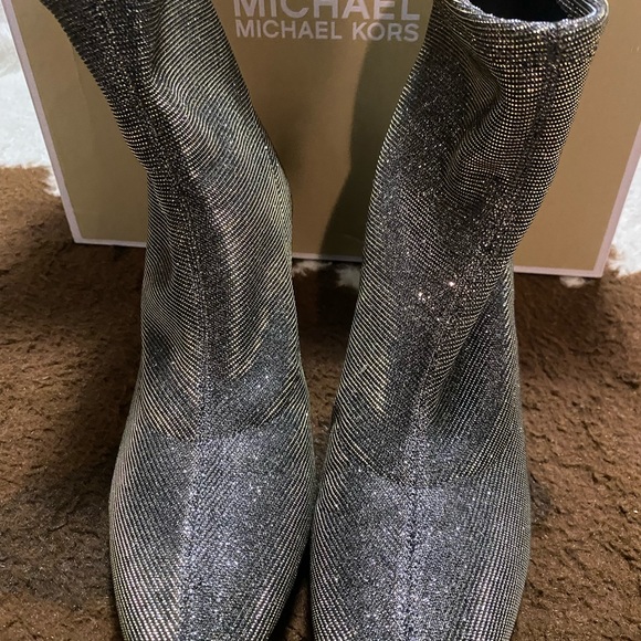 Michael Kors Paloma Flex Bootie - Picture 7 of 11